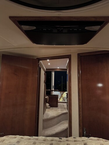AJ‘s Yacht of Fun
Two bedroom luxury 35 foot Yacht