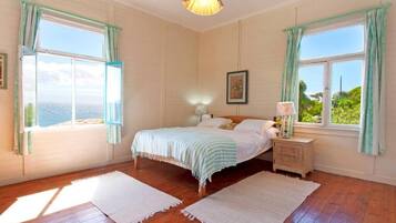 Casa clássico, 4 quartos, vista para o mar | Ferros/tábuas de passar roupa, Wi-Fi de cortesia