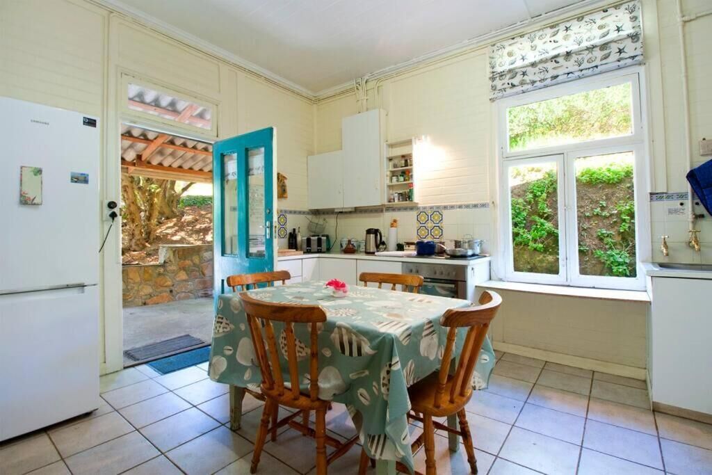 Classic House, 4 Bedrooms, Sea View | Private kitchen