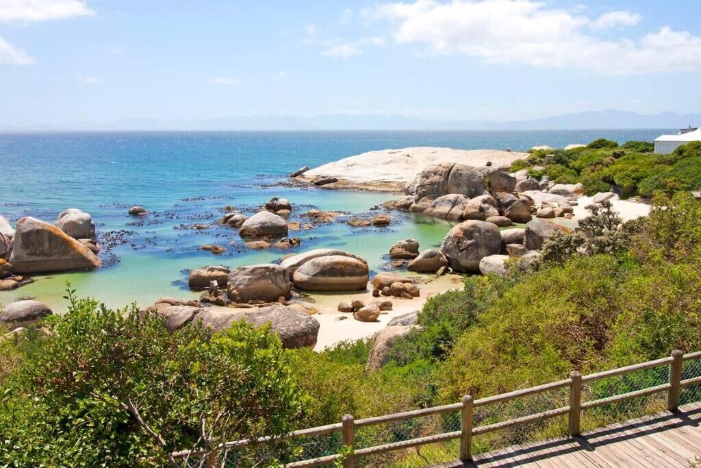 Perto da praia, areia branca 