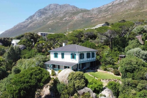 Stunning Boulders Beach house 