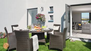 Luxury Penthouse, Balcony, Sea View | Outdoor dining