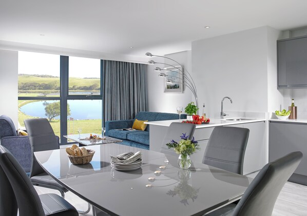 Luxury 2 Bed Penthouse. Balcony and Sea View | Dining - Asgard Apartments (Westport)