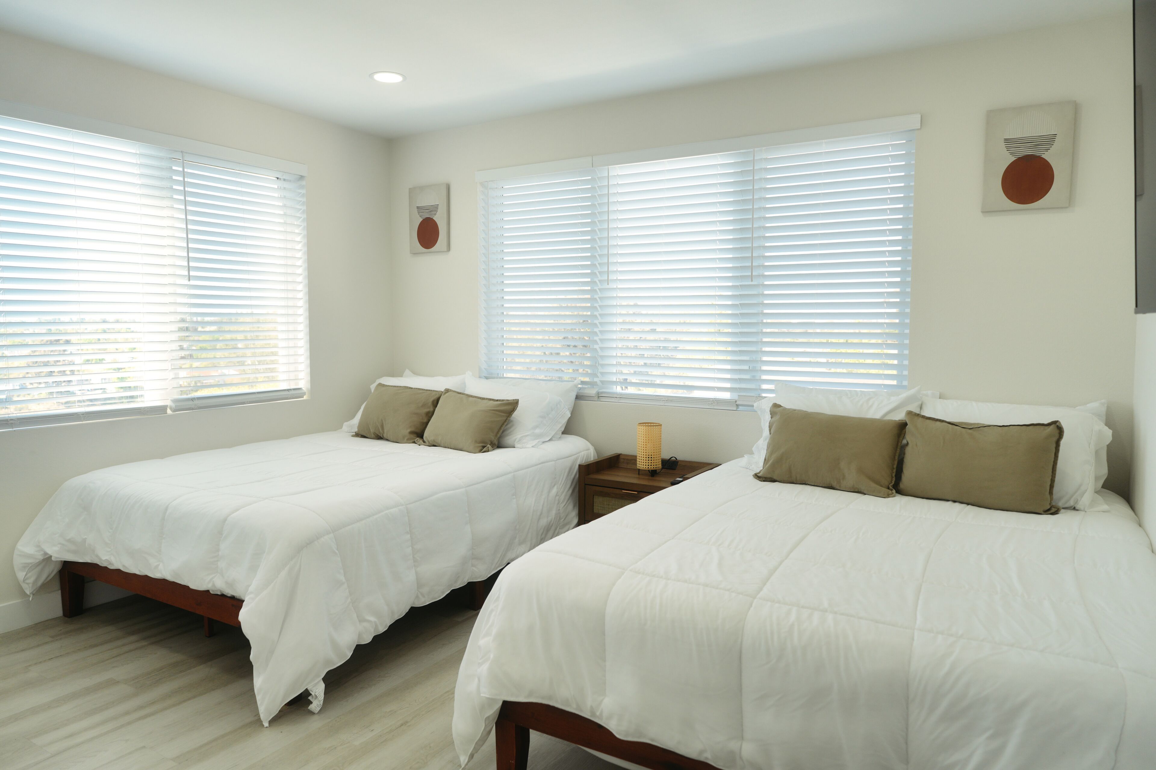 3 bedrooms, WiFi (free), bed sheets