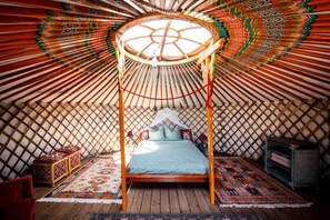 Room - Yurt facing the ocean, surrounded by nature (FITOU)