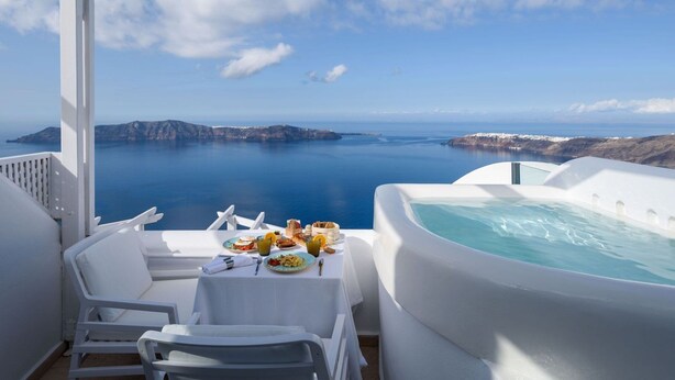 Outdoor dining - Ardelion Suite, Divine Sea Views, Outdoor Jacuzzi, Santorini (Santorini)