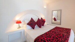 1 bedroom, in-room safe, travel cot, free WiFi - Ardelion Suite, Divine Sea Views, Outdoor Jacuzzi, Santorini (Santorini)