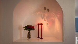 Interior - Ardelion Suite, Divine Sea Views, Outdoor Jacuzzi, Santorini (Santorini)