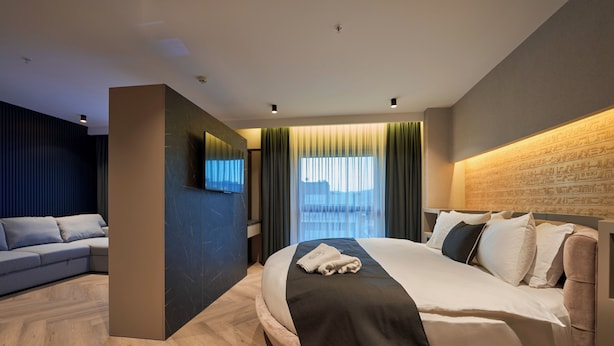 Luxury Suite