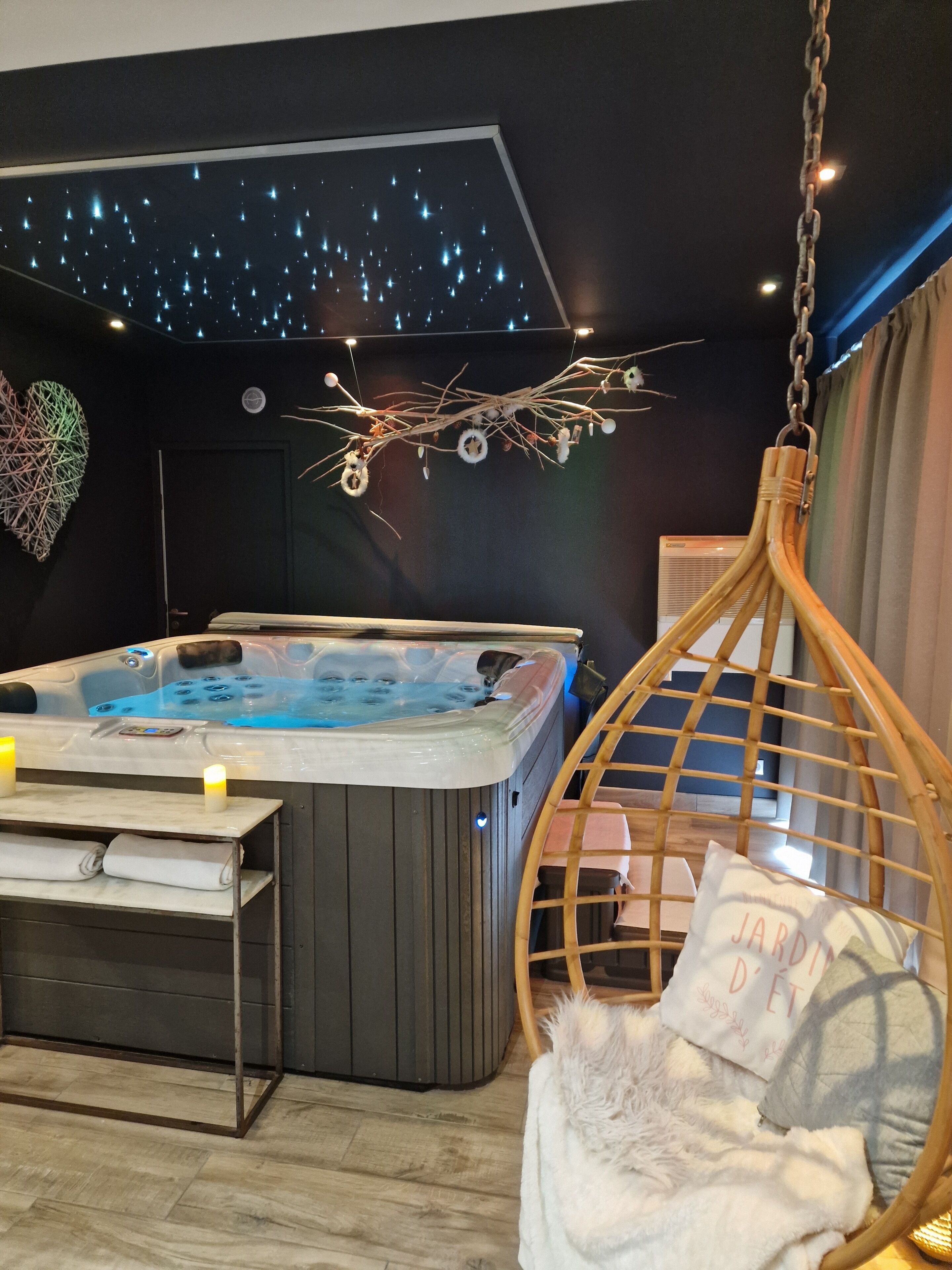 Loft Deluks (Hot tub and Sauna) | Bathtub spa pribadi