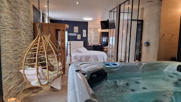 Deluxe Loft | Free WiFi