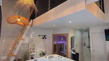 Habitación doble Deluxe, sauna | Tina de hidromasaje privada
