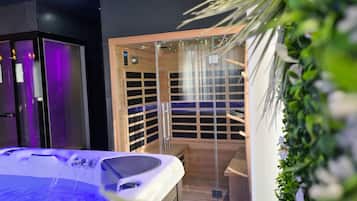 Indoor spa tub