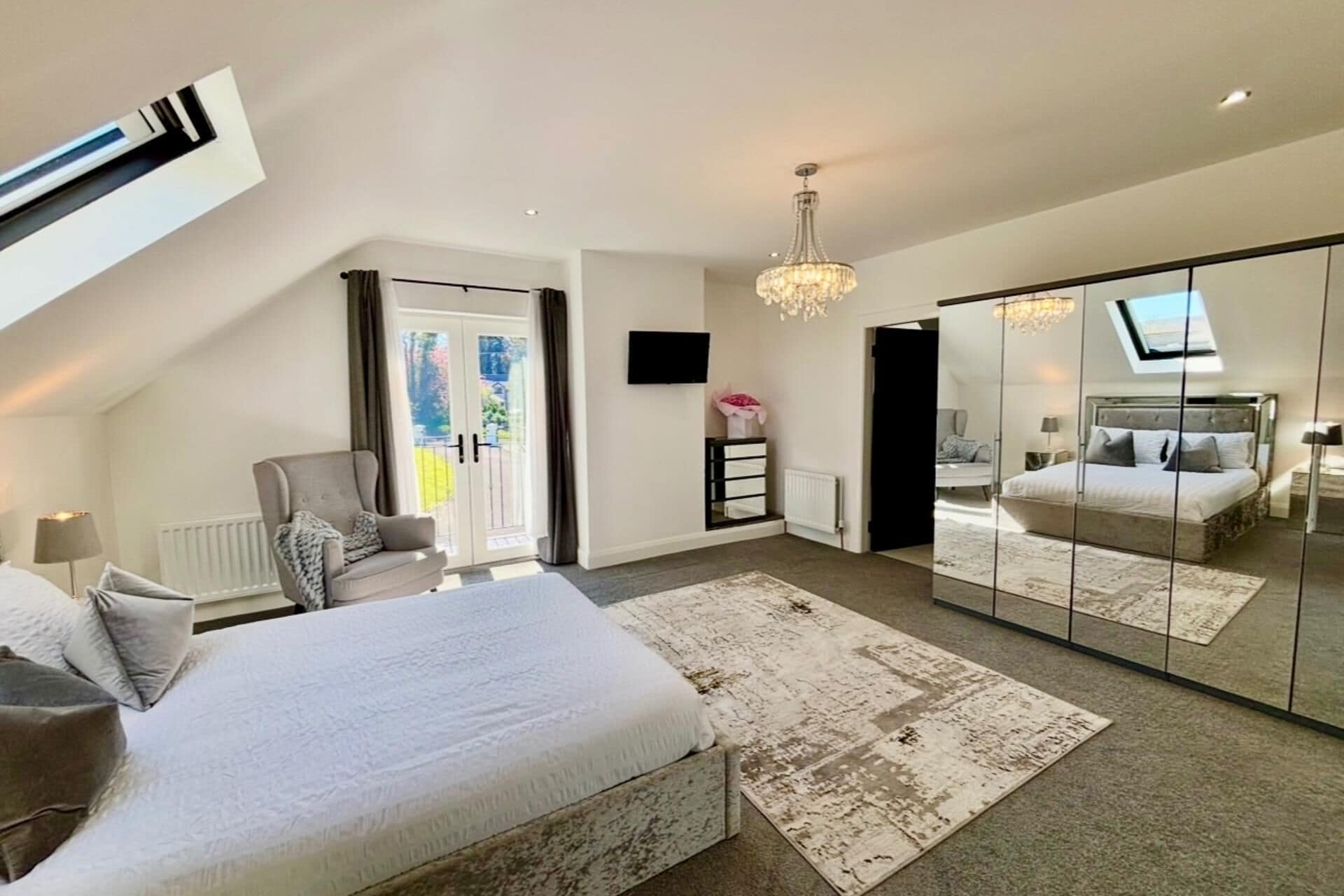 5 bedrooms, WiFi (free)