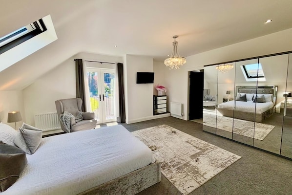 5 bedrooms, WiFi (free)