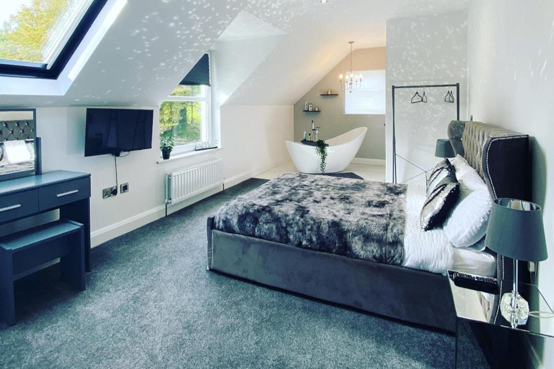 5 bedrooms, WiFi (free)