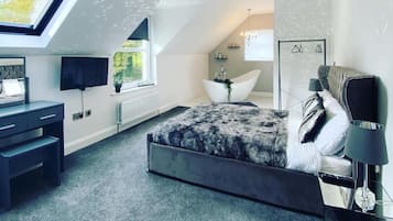 5 bedrooms, WiFi (free)