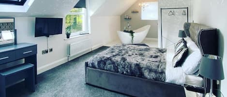 5 bedrooms, free WiFi