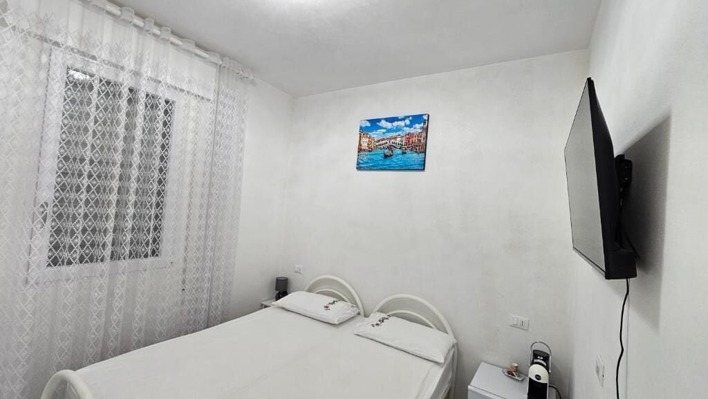 Single Room | Free WiFi