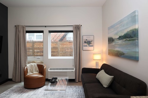 Fully Furnished Fairmount Flats Apartments