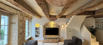 Saint-Goustan port – Renovated house 8 guests, terrace & private parking