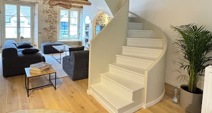Saint-Goustan port – Renovated house 8 guests, terrace & private parking