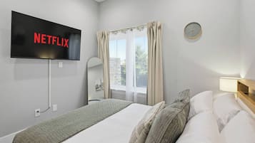 1 soverom, skrivebord, strykejern/-brett og wi-fi