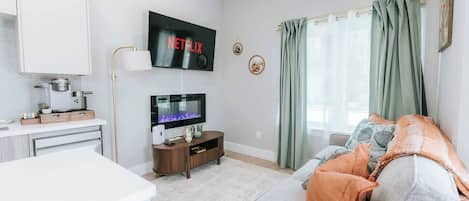 Smart TV y chimenea