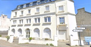 Exterior - Bright Apartment Near the Sea with Wi-Fi (Penmarch)