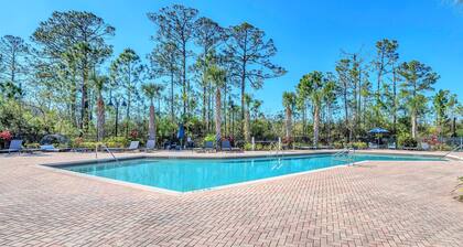 Upstay Large Family Condo w Pool, Sauna