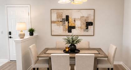 Entire Modern Condo Clean, Stylish & Comfortable