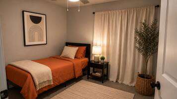 3 bedrooms, iron/ironing board, WiFi, bed sheets