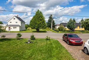 Property grounds - Country in the City: Quiet, central home with golf views, near Victoria Park. (Truro)