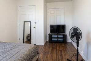 Room - Country in the City: Quiet, central home with golf views, near Victoria Park. (Truro)