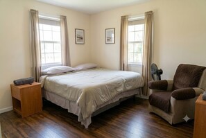 Room - Country in the City: Quiet, central home with golf views, near Victoria Park. (Truro)