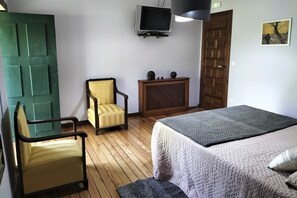 6 makuuhuonetta, silitysrauta/-lauta, vauvan matkasänky, ilmainen Wi-Fi