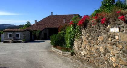 As Seis Chemineas Rural Vacation Home
