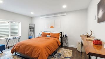 2 bedrooms, iron/ironing board, WiFi (free), bed sheets