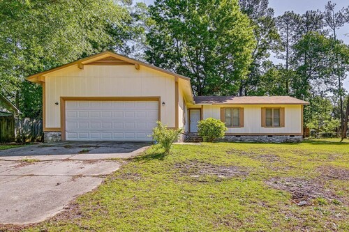 Spacious Family Escape Near Fort Bragg & Parks