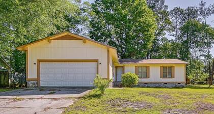 Spacious Family Escape Near Fort Bragg & Parks