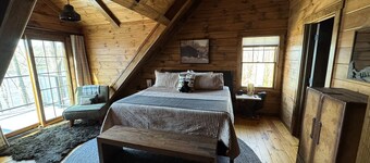 Luxury 7BR Lakefront Log Lodge; Sleeps 18