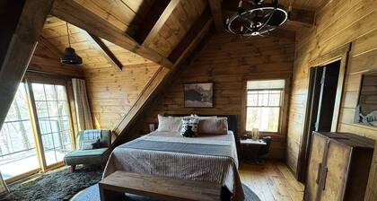 Luxury 7BR Lakefront Log Lodge; Sleeps 18