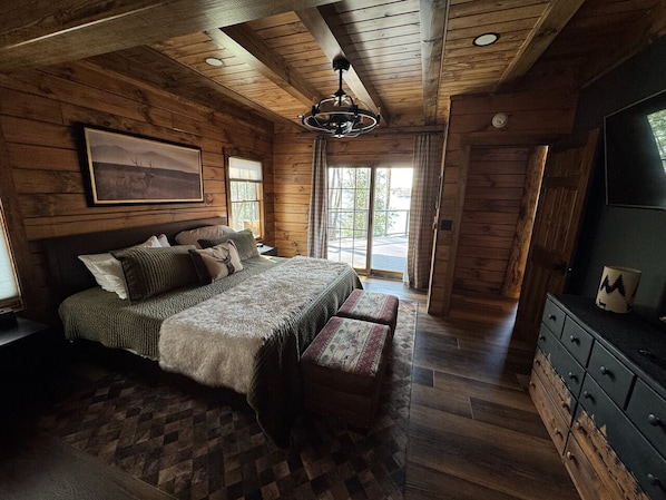 7 bedrooms, iron/ironing board, WiFi, bed sheets
