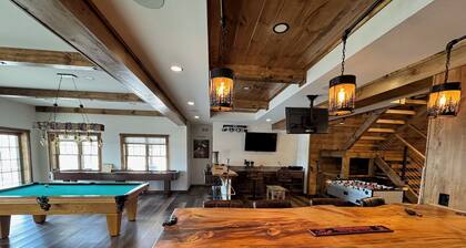 Luxury 7BR Lakefront Log Lodge; Sleeps 18