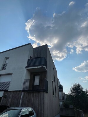 Exterior - 'Gwened'Home' Apartment with Terrace & Parking - Near Vannes City Center (Vannes)