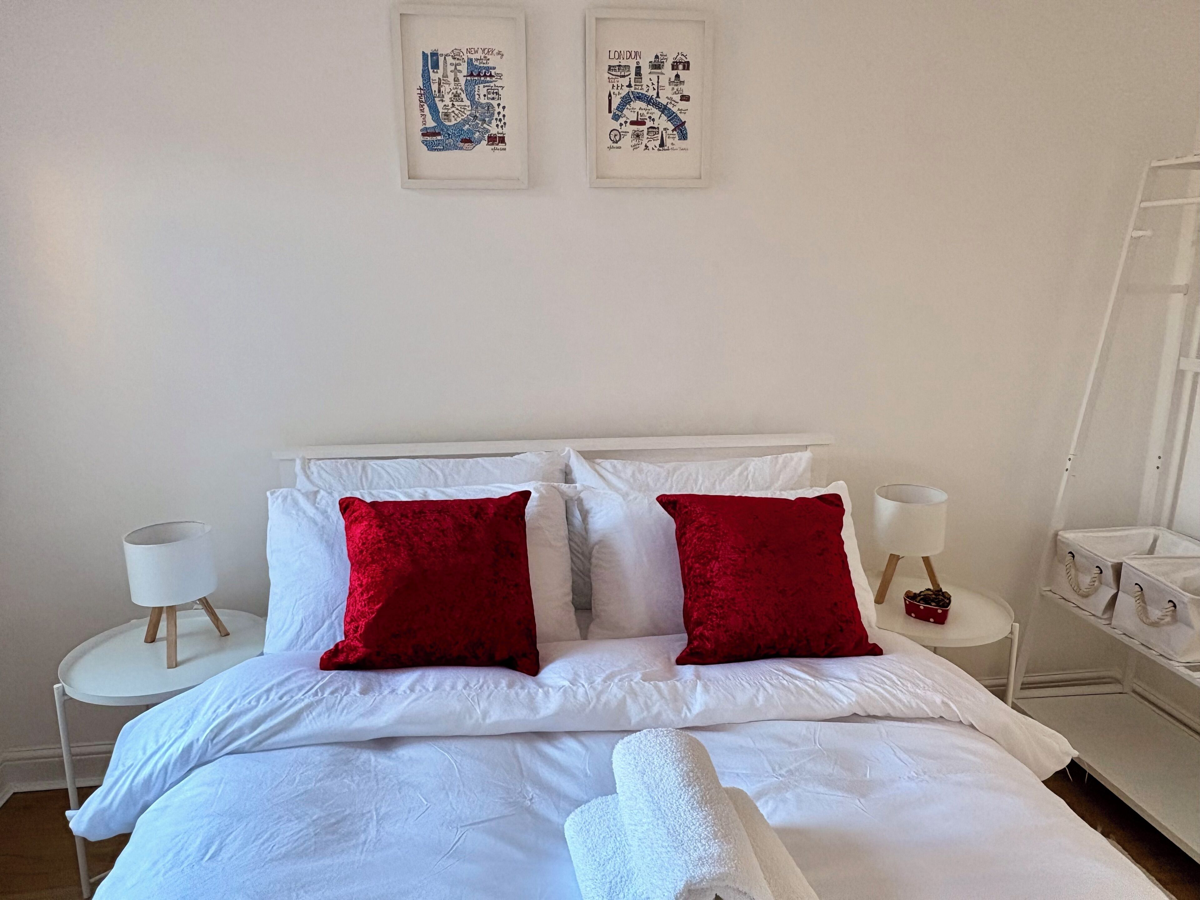 3 bedrooms, iron/ironing board, WiFi, bed sheets