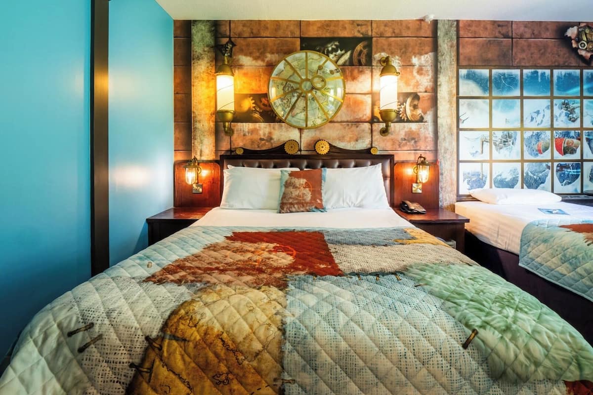 Quarto quádruplo família, acessível (Alton Hotel Artic Explorer) | Wi-Fi de cortesia, roupa de cama