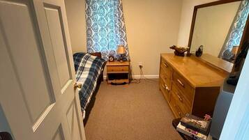 2 bedrooms, bed sheets
