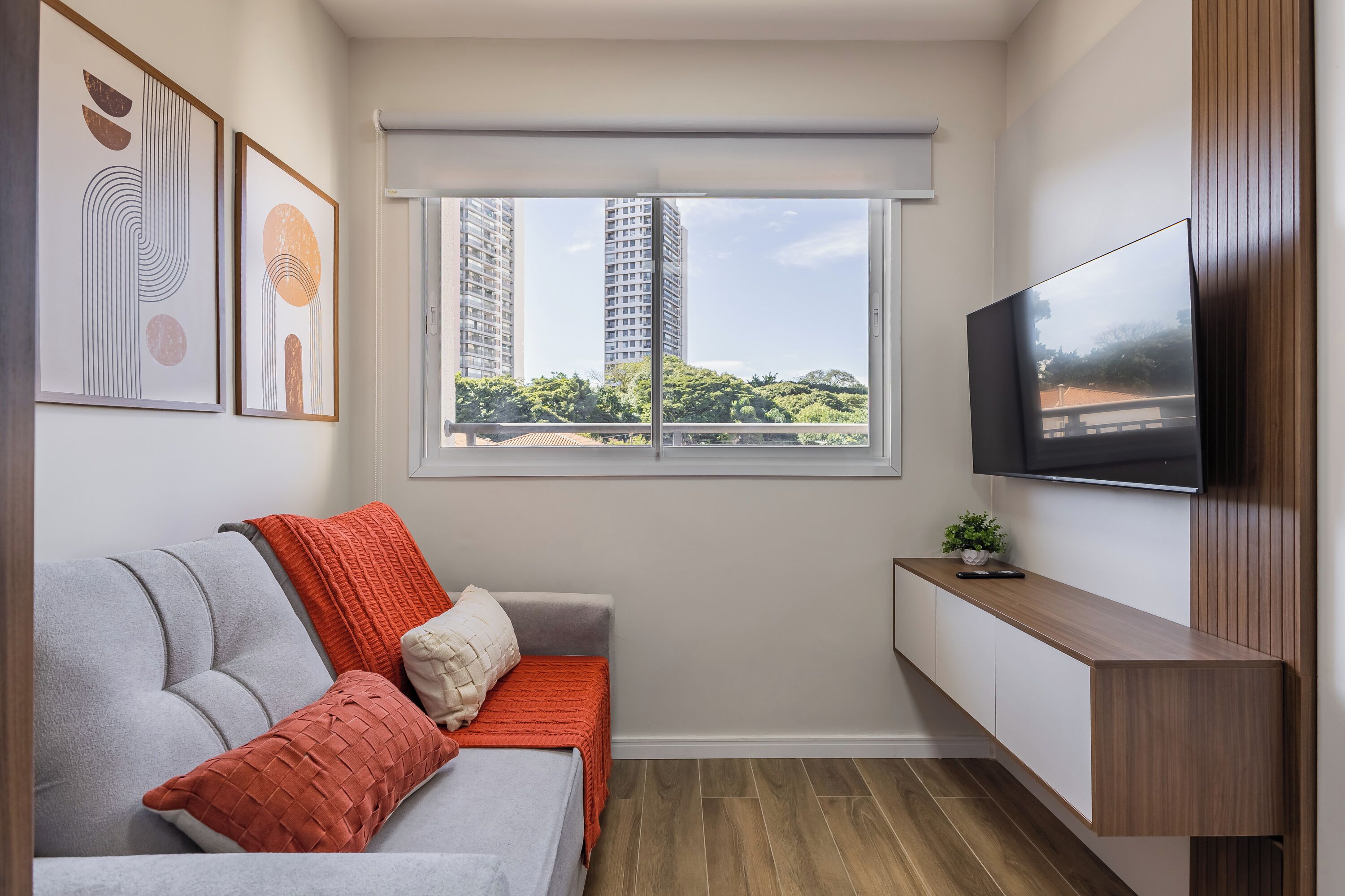 Design-Apartment, 1 Doppelbett, Küche, Parkblick | Wohnbereich