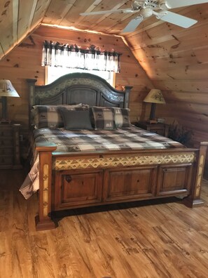 Room - Serene 1-bedroom cabin in quiet neighborhood in Nantahala National Forest (Murphy)